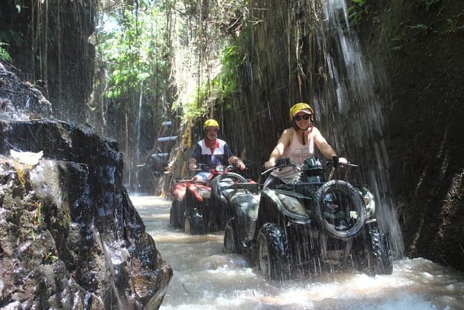 2 Hours Private Scooter Lesson in Bali - Learning intersections and defensive riding