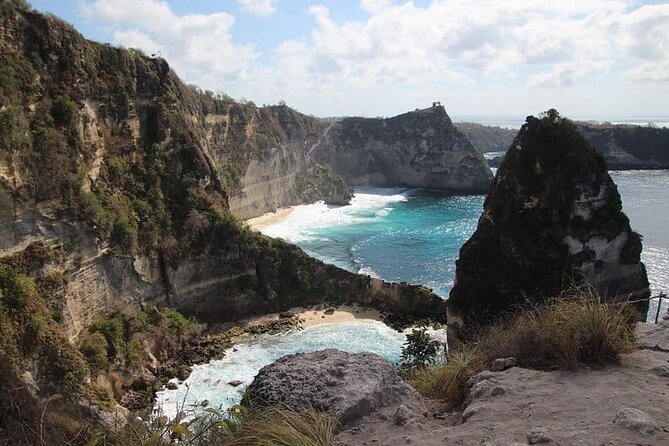 Bali East Nusa Penida Private Tour - All Inclusive - Tree House Molenteng and the separate photo fee