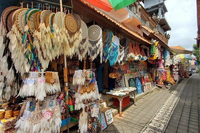Bali Private inclusive tour: Best of Ubud in a Day - Walking between the terraces at Tegalalang