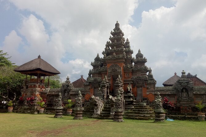 Bali Private Tour Guide And Driver - Pickup details that deserve a quick message