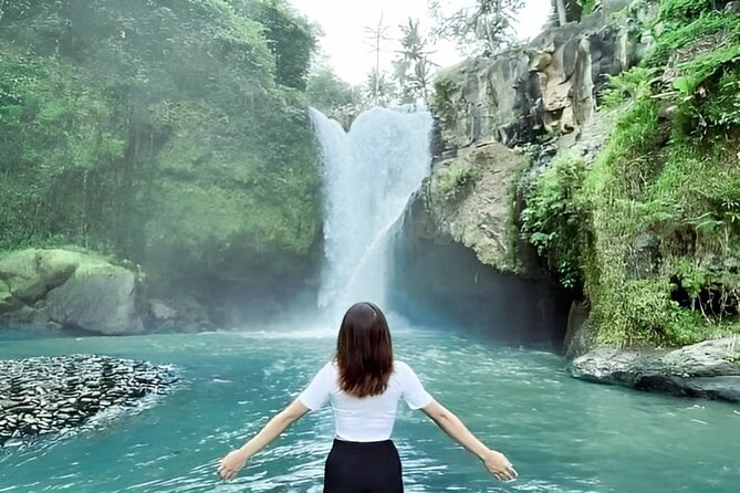 Bali Tour : Tegenungan - Tukad Cepung - Kanto Lampo - Tibumana Waterfall - Kanto Lampo and its broad stone shelves
