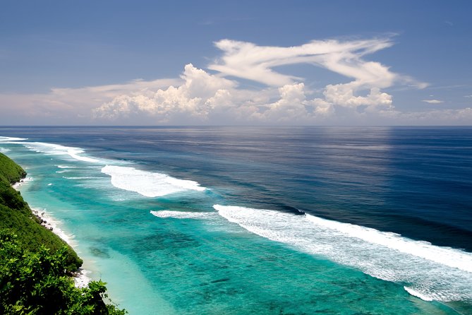 Best Bali Beaches - Uluwatu Temple - FREE Wi-Fi - Uluwatu Temple on a 70-meter cliff