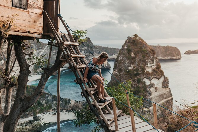 Best Iconic West and East Nusa Penida Island Tour - All Inclusive - Kelingking Beach: the famous profile and crowded timing
