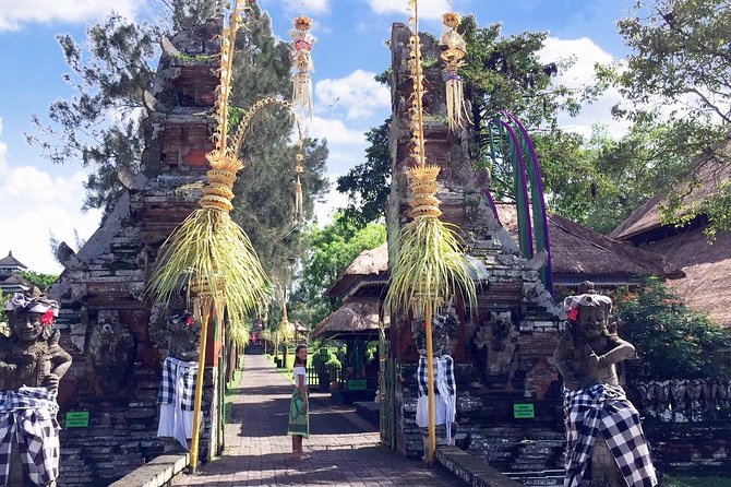 Best of Bali Water Temple and UNISCO Rice Terrace Trek - The human side of the day