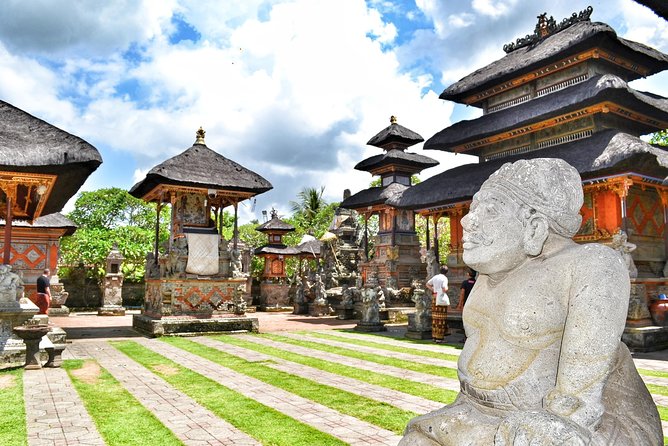 Cretya Ubud and Monkey Forest Sanctuary Tours - Tegenungan Waterfall in a 30-minute stop