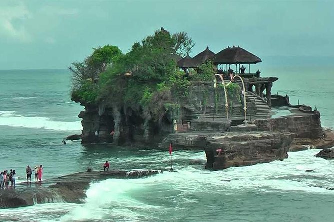 Half Day Tour: Tanah Lot Sunset & Taman Ayun Temple Included Entrance Ticket - Taman Ayun Temple: a quiet start in Mengwi