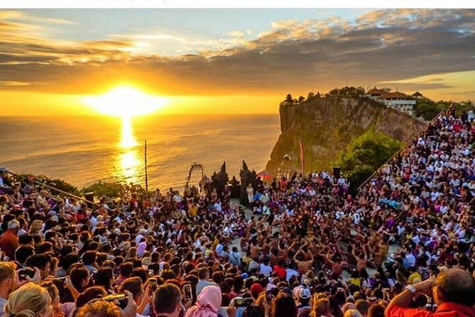 Kecak fire dance and uluwatu temple tour - free wifi - Starting at the Luwak coffee plantation