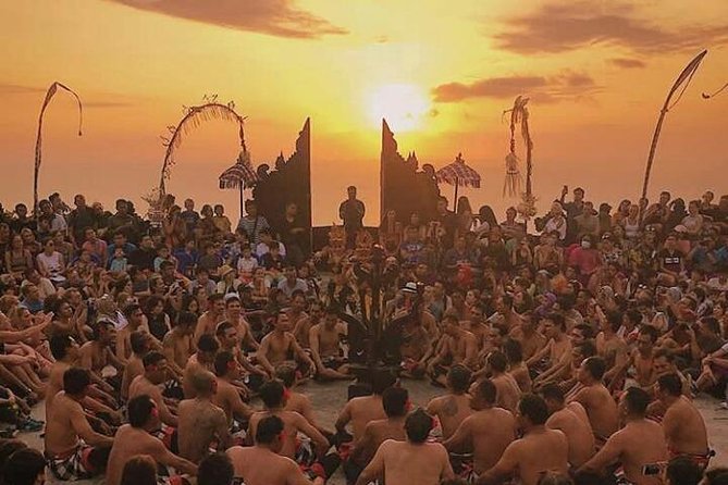 Kecak fire dance and uluwatu temple tour - free wifi - Comfort, timing, and pickup details
