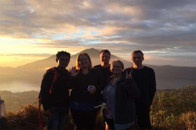 Mount Batur Sunrise Trekking With Guide & Breakfast - Climbing Mount Batur in the dark