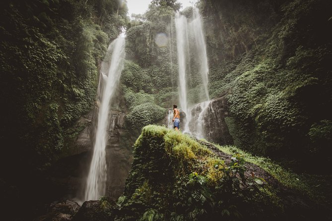 North Bali: Sekumpul Waterfalls and Ulun Danu Temple Tour - Ulun Danu Beratan beside the mountain lake