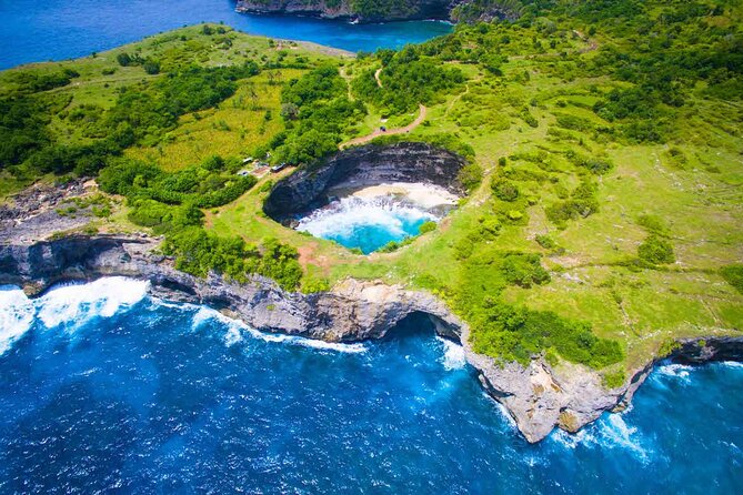 Nusa Penida Instagram Tour: The Most Iconic Spots (Private & All-Inclusive) - Rumah Pohon Tree House and the island view