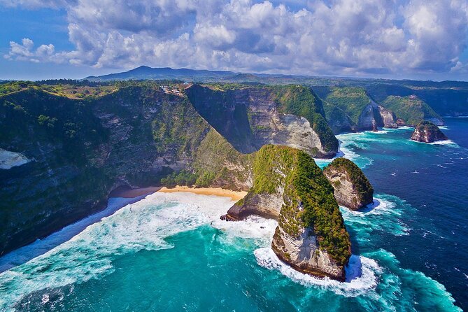 Nusa Penida Private Tour Package All Inclusive - Diamond Beach and the stairs to the sand