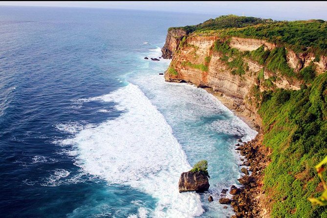 Padang-padang Beach and Kecak Firedance at Uluwatu Temple - Private transport and the value of the day