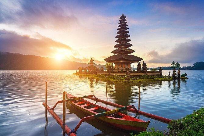Private 3-day Tour Package: Bali's Top Sights - Day 2: Bali’s eastern icons and two waterfalls