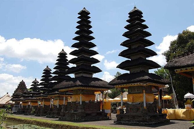 Private Tour Bali Swing & Visiting Temples in Bali - Ulun Danu Beratan beside Lake Beratan