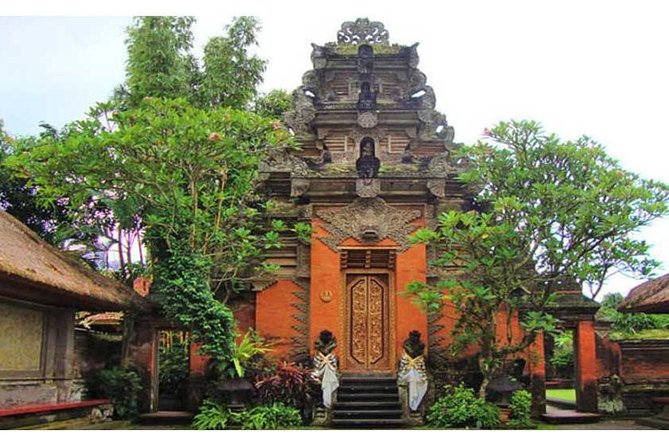 Private Tour: Batuan Temple, Tegenungan Waterfall, Elepahant Cave Free transport - Key details that shape the day