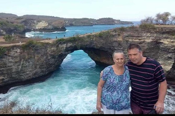 Private tour : East of Nusa Penida Day Tour All-inclusive - Molenteng Tree House and the Raja Lima viewpoint