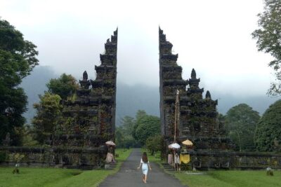 Private Tour: Leke-Leke Waterfall, Handara gate & Iconic Temples