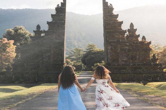 Private Tour: Ulun Danu Temple-Handara Gate-Wana Giri Hill&Tanah Lot Sunset - Taman Ayun adds architecture in Mengwi