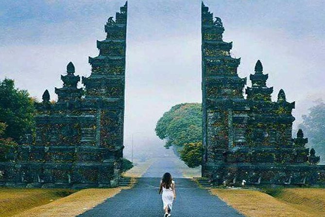 Private Tour: Ulun Danu Temple-Handara Gate-Wana Giri Hill&Tanah Lot Sunset - Wanagiri Hidden Hill offers the widest view