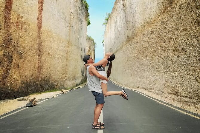 Private Tour Uluwatu Temple and Kecak Sunset Dance - A private southern Bali day in an air-conditioned car