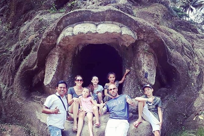 Private Ubud Tour Package - Ubud Traditional Art Market