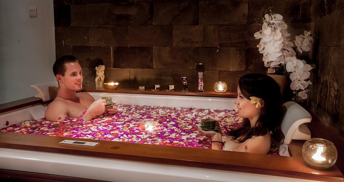 Romantic Couple Treatment at ANJALI SPA - A romantic hour at Anjali Spa
