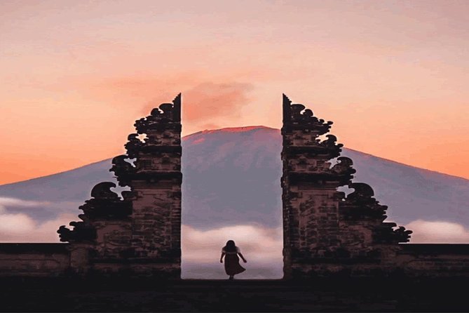 Sunrise At The Gate Of Heaven Lempuyang Bali - Breakfast after the temple visit