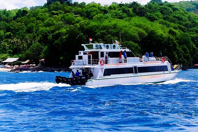 The Best Fast Boat Transfer: Bali - Lombok - Gili Trawangan - What happens at Padang Bai Harbor
