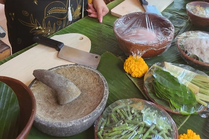 Traditional Balinese Cooking Class with Ubud Tour - Ubud Palace and the traditional art market question