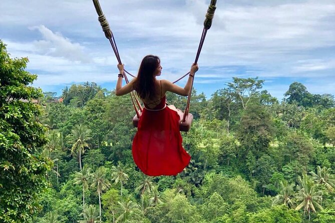 Ubud: Swing - Monkey Forest - Waterfall - Temple - Rice Terraces - Art Crafts - Tegenungan Waterfall: an easy first taste of Bali’s jungle