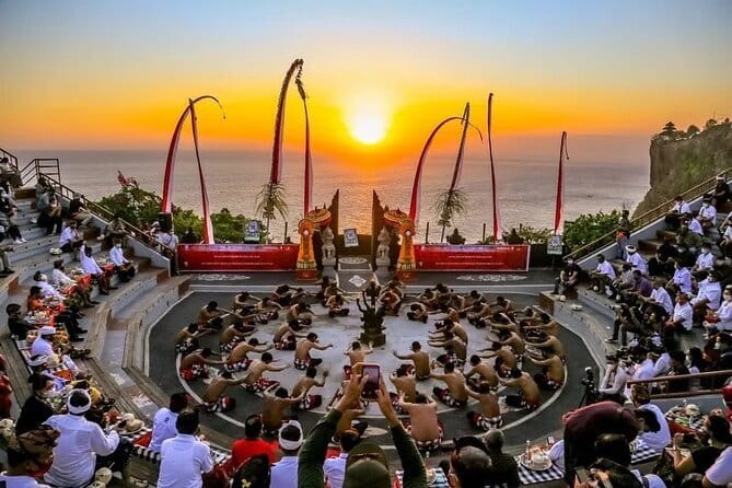 Uluwatu Kecak Tickets A Spectacular Show - Why the Uluwatu Kecak performance works so well